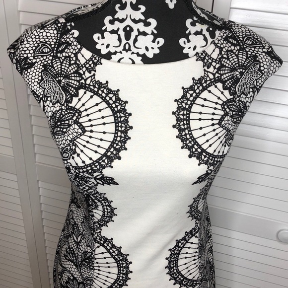 Maggy London Dresses & Skirts - Maggy London Sheath Dress Size 4